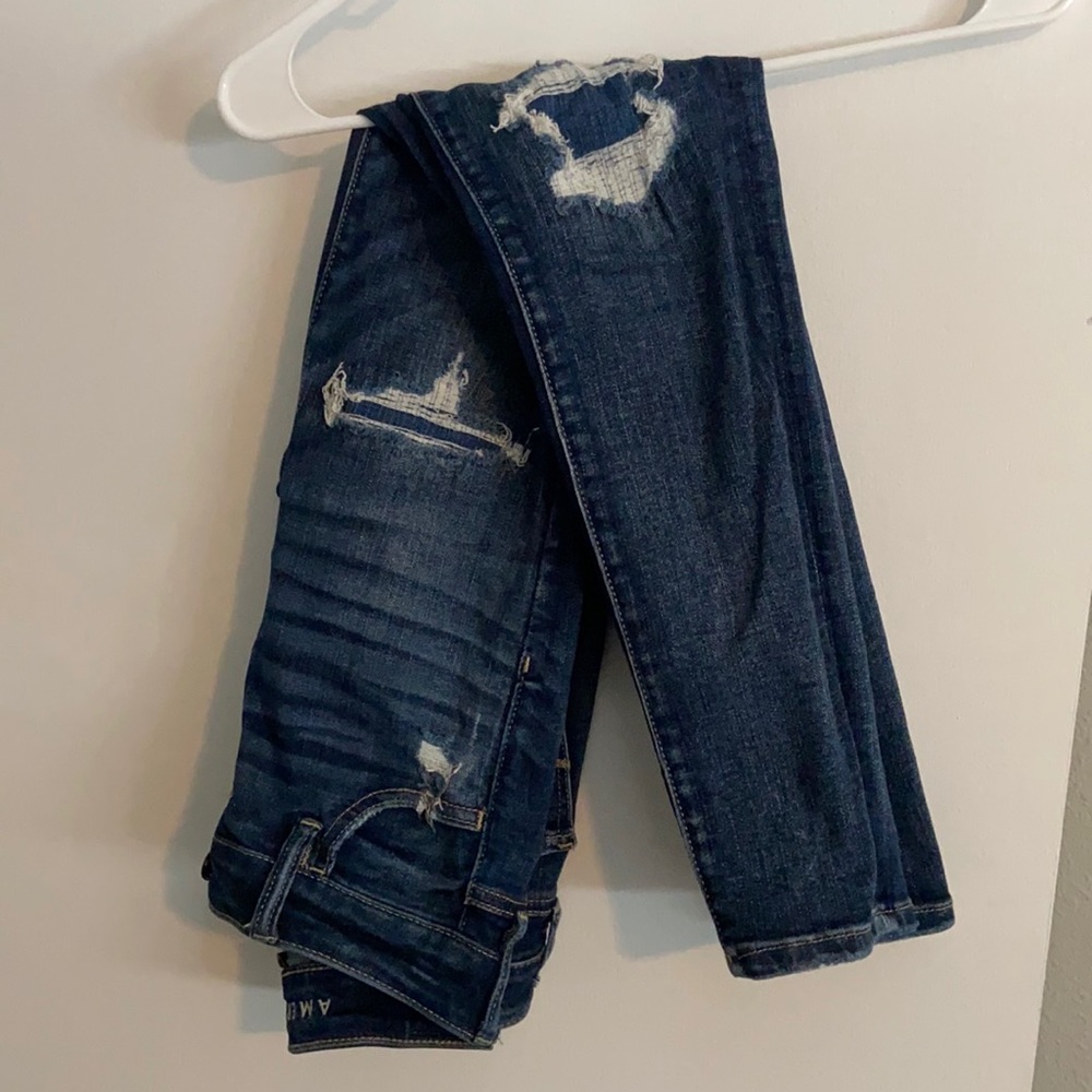 Semi-destroyed skinny jeans